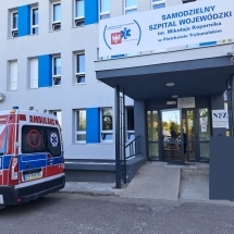 Modernizacja schodów przy wejściu głównym do Szpitala